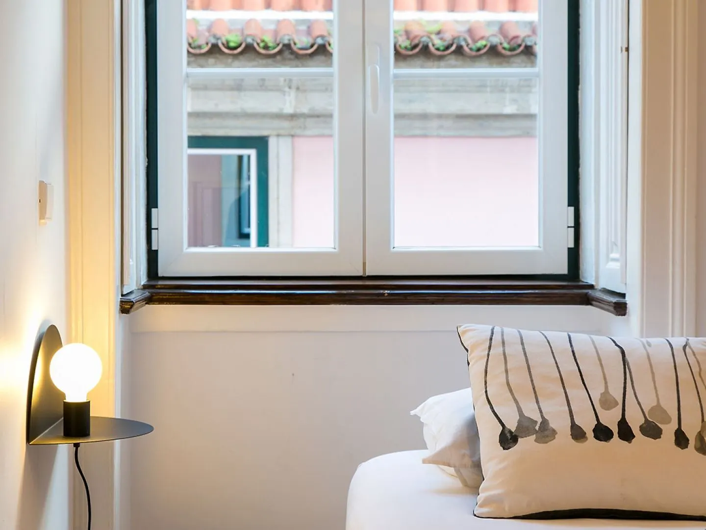 Joivy Splendid 2Br Flat In Bairro Alto, Nearby Luis De Camoes Square Apartment Lisbon